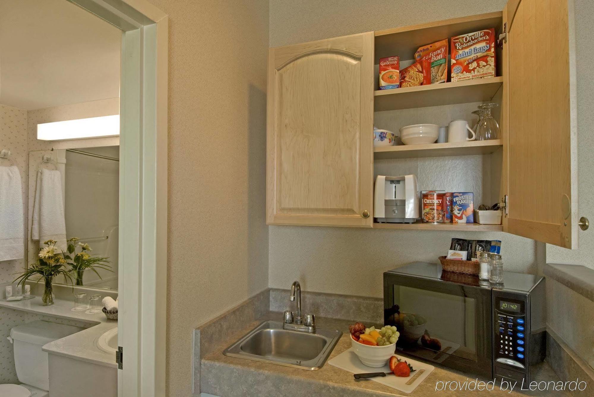 Towneplace Suites By Marriott Γουίντσορ Εξωτερικό φωτογραφία